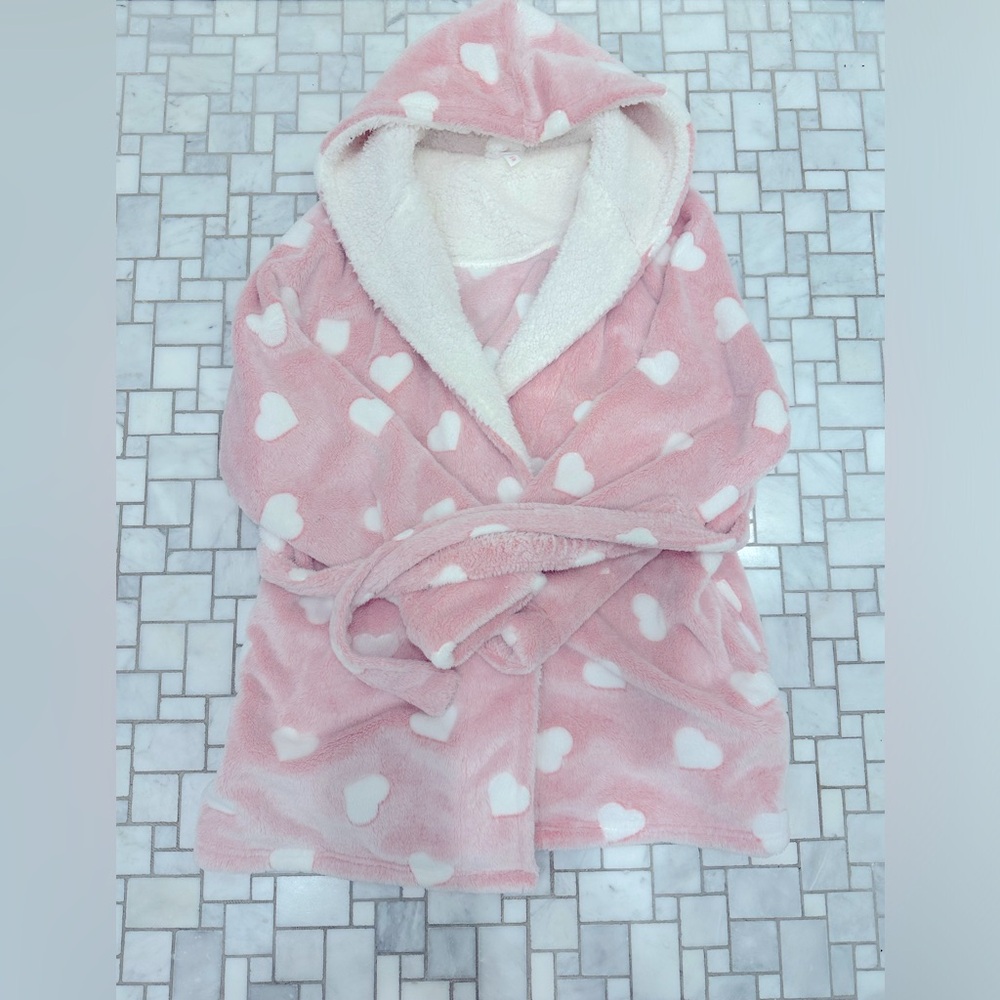 Girls Colsie Pink White hearts fleece bathrobe Med/Lg (fits 8-10). NWOT